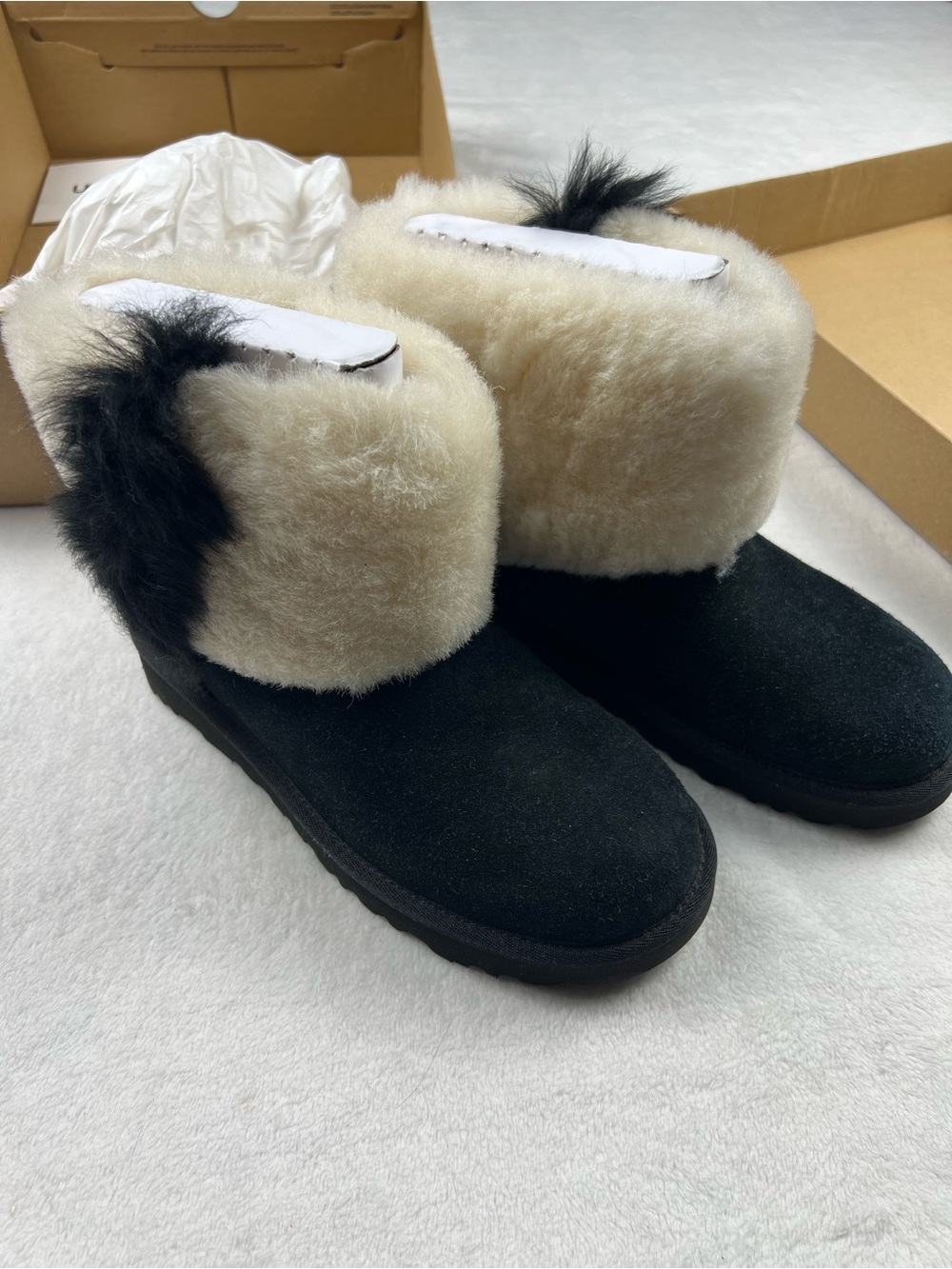 UGG Classic Mini Wisp Black Suede Sheepskin Cuff Boots Women’s US 6 NIB - Picture 5 of 6